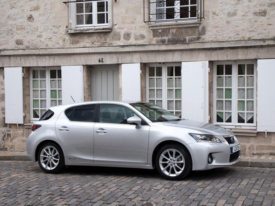  Lexus CT200h 2010 года  (UK) (фото 23 из 27)